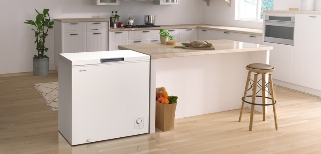 https://hisenseksa-stage.e8demo.com/wp-content/uploads/2022/03/hisense-chest-freezer-boundless-door-mobile.jpg